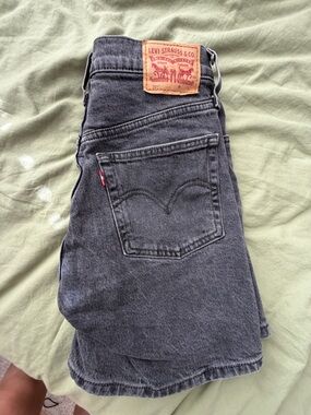 Levi's 501 Black Denim Jeans - Classic Back Pocket